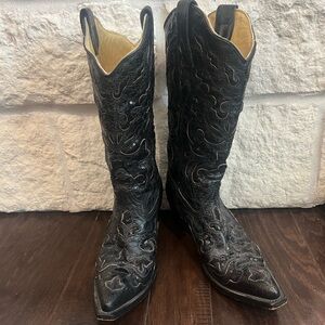 Corral women’s black western boots with sequin inlay 7